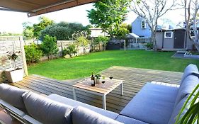 Private Room In Shared House Near Auckland Cbd